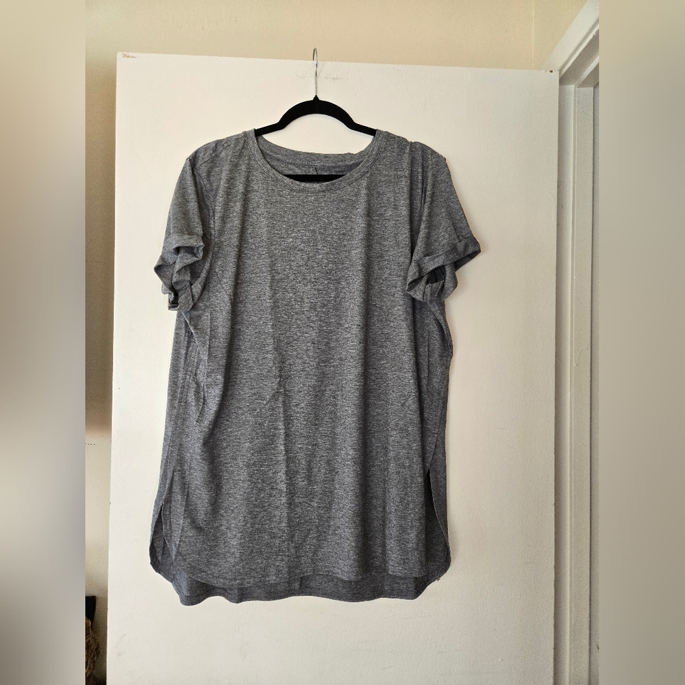 Tek gear Gray Short Sleeve Crewneck Tunic Tee